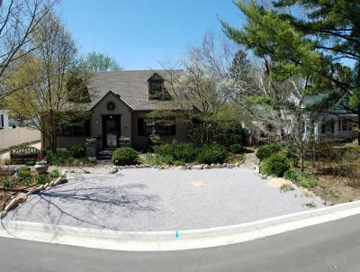 Jeff Epping (Director of Horticulture at Olbrich Botanical Gardens in Madison, WI) prepared this gravel garden in his front yard. Jeff Epping (Director of Horticulture at Olbrich Botanical Gardens in Madison, WI) prepared this gravel garden in his front yard.