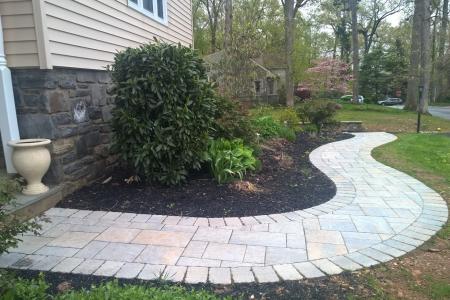 Curved walkway from patio pavers in Wayne, PA